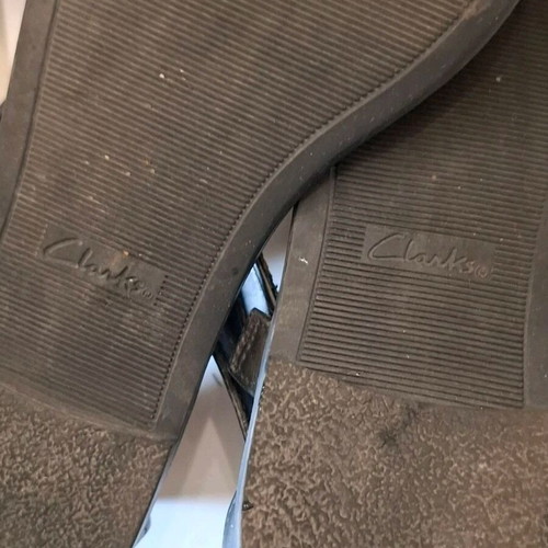 Clarks leather flat sandals size 37 like new, black