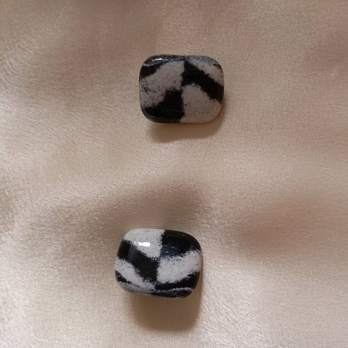 Clip earrings made of jasper stone used, black and gray