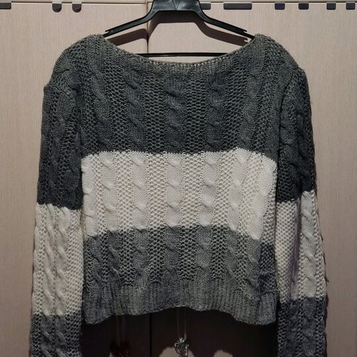 Cropped sweater gray - white like new, one size