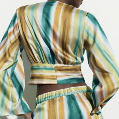 Zara crop top like new with flared sleeves, colorful