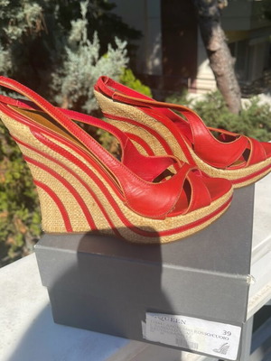 Alexander McQueen shoes like new, red wedge sandals size 39