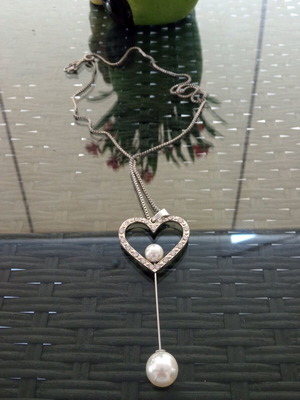 Coquette necklace with heart pendant and pearls new, white silver