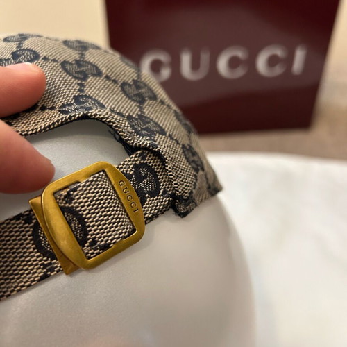 Gucci cap new, size M