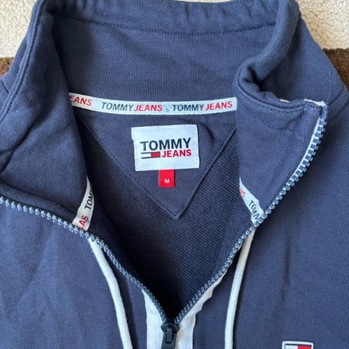 Tommy Hilfiger sweatshirt like new, size M, blue