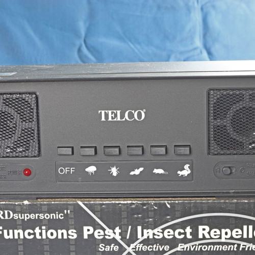 Ultrasonic pest and insect repeller device new