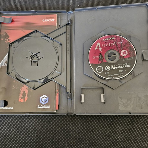 Resident Evil 4 Nintendo GameCube game used, 2 discs with manuals