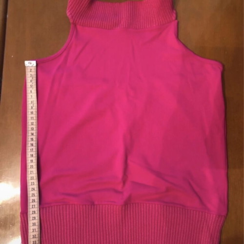 Halterneck top like new, fuchsia knit with open back
