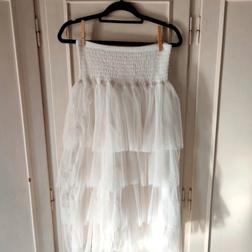 White Tulle Midi Skirt Doralisa new with tags, one size S-L