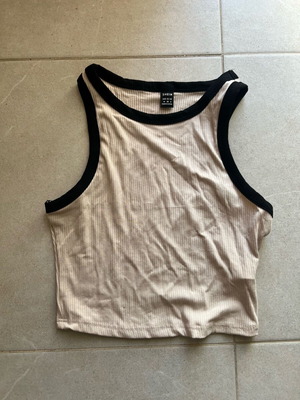 Crop top Shein size M new, black and beige