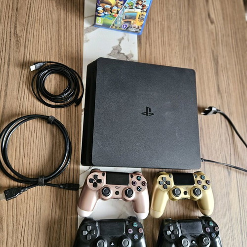Sony Playstation 4 Slim 500GB like new with 4 controllers and Overcooked gift