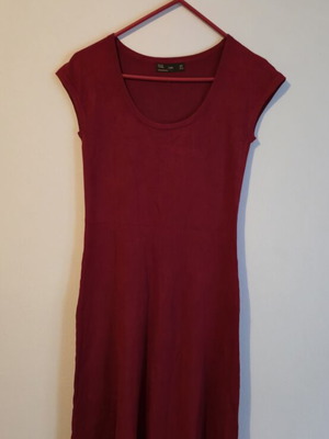 Zara sleeveless dress large, like new, dark red