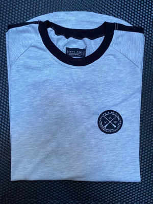 Vinyl Art Clothing γκρι T-shirt μεταχειρισμένο, μέγεθος S