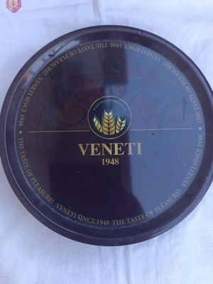 Veneti biscuit tin used, 23 cm diameter