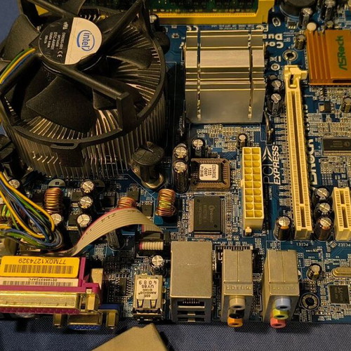 Motherboards used, lot of 9 with CPU, RAM, keyboard and power supplies