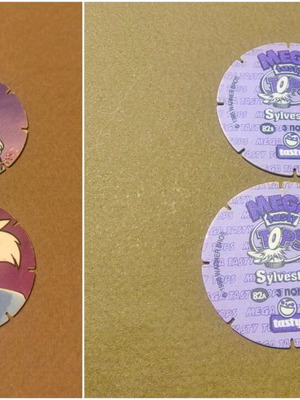 Looney Tunes collection of 11 used Tasty tops