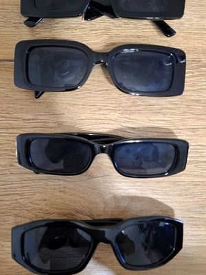 Sunglasses like new, set of 4, black