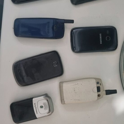 Κινητά παλιά μοντέλα μεταχειρισμένα, χωρίς φορτιστές, σετ