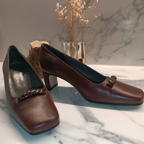 Leather burgundy women's shoe like new size 37 Greek made