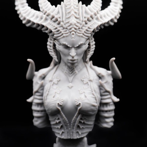 Lilith Diablo 4 figure new, ABS like resin, 17.5 cm