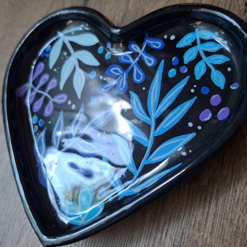 Handmade gypsum tray with acrylic paint and UV resin finish