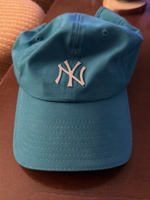 New Era women's hat like new, turquoise