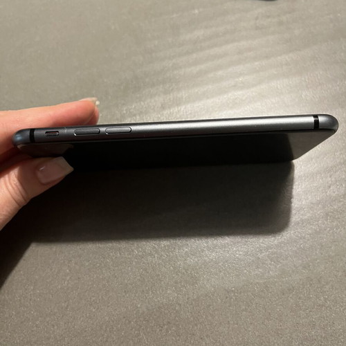 iPhone 8 64GB like new, black, iOS 16.7.10