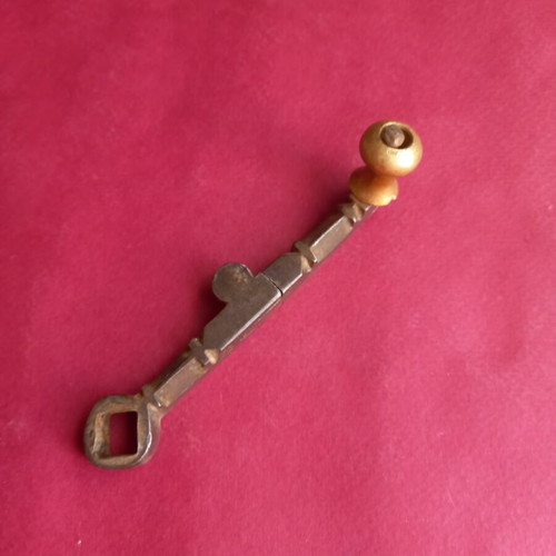 Metal key for old grinding mill