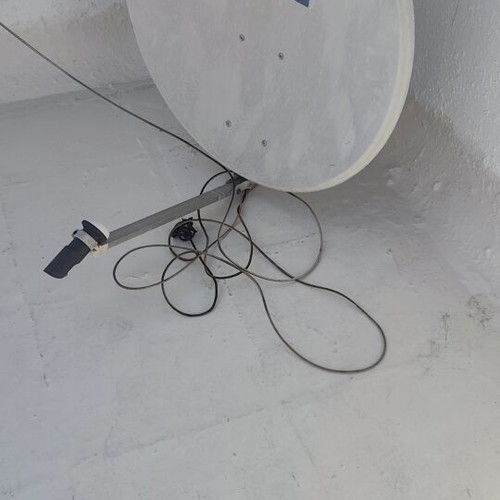 Satellite dish and LNB used with mounting base
