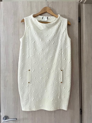 Beyond mini dress size M/L like new, white