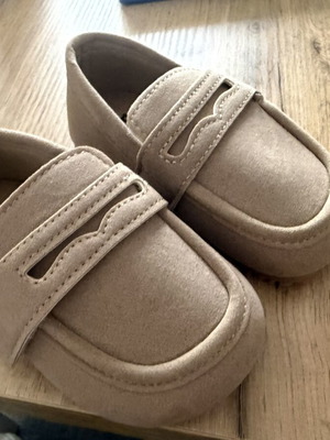 Baby shoes new, size 20-21 for boys