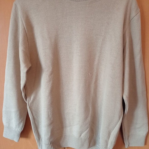 Women's sweaters used, pack of two, beige and brown, size medium