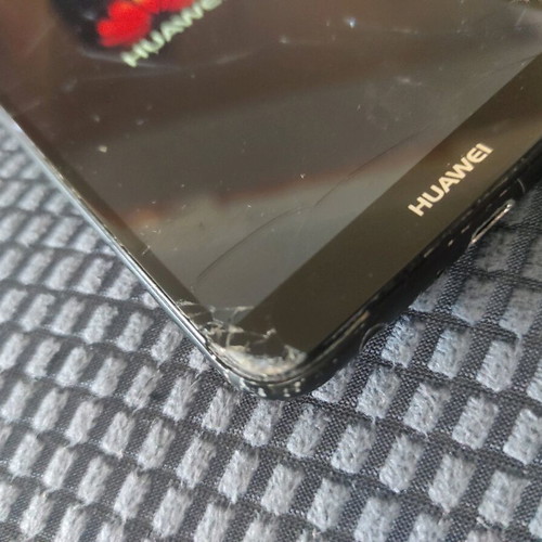 Huawei Mate 10 Lite used with cracked screen