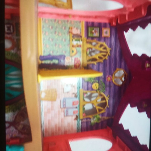 Treehouse for dolls like new