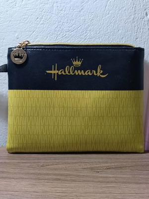 Hallmark Lines toiletry bag like new, black and yellow
