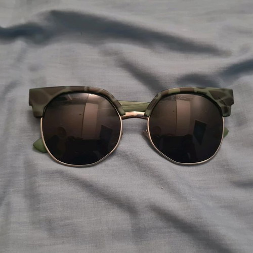 Glasses used with good lens
