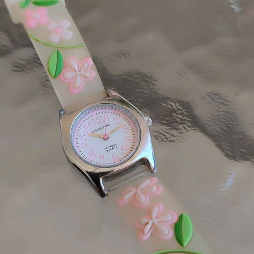 Jacques Farel children's watch used with embossed strap and metal case