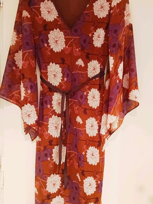 Floral midi cocktail dress Etam like new with bell sleeves