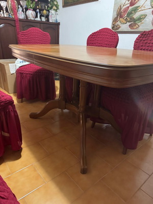 Vintage extendable solid wood dining table with 6 chairs, like new