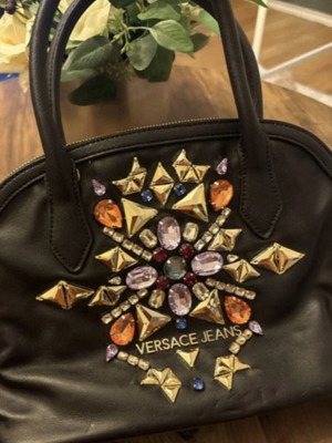 Versace Jeans черна дамска чанта с кристали, ръчна