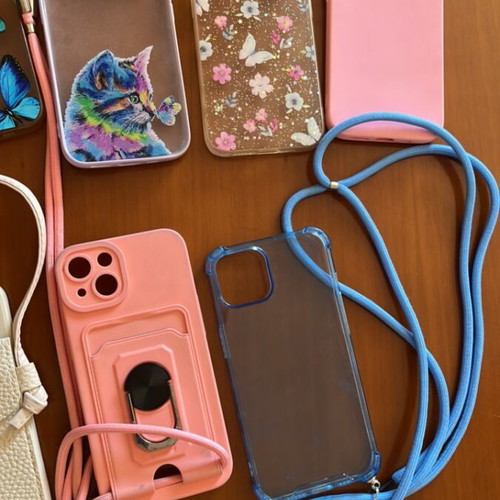 iPhone 13/14 cases like new, set of 9 with accessories