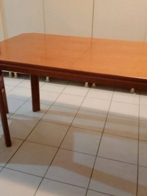 Dining table and 6 chairs set used