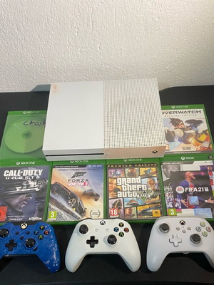 Xbox One S σαν καινούργιο με 6 παιχνίδια και 3 χειριστήρια