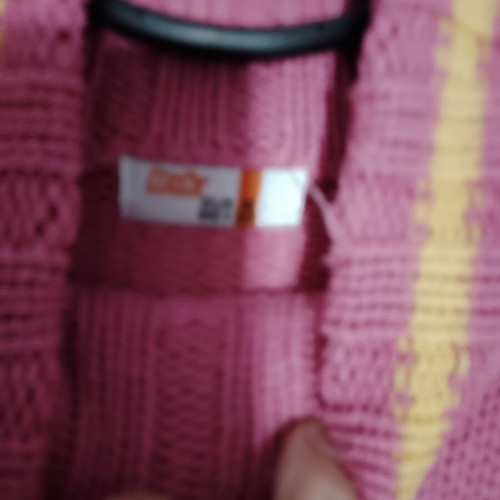 Bershka sweater used with pockets, size medium