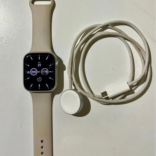 Apple Watch Series 7 GPS 45mm Starlight with charger and strap