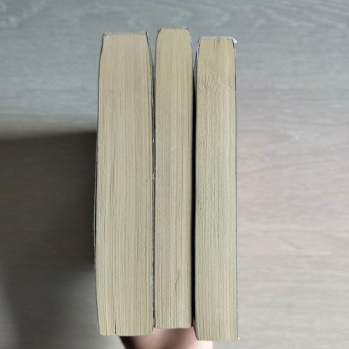 Noir books used, 3 pieces (2, 6 and 7)