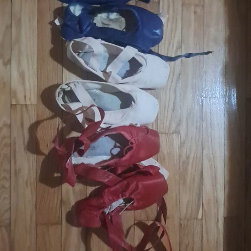 Painted point ballet shoes used, pack of 3 pairs old