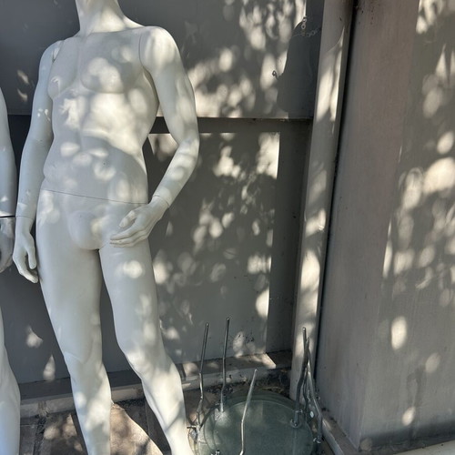 Used male display mannequins, Italian and Spanish
