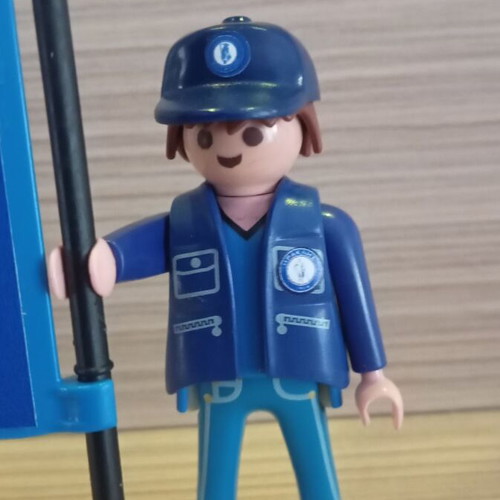 Playmobil fan of Iraklis figure like new with flag base