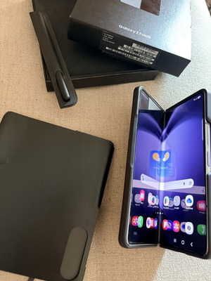 Samsung Galaxy Z Fold5 256GB used, white, dual SIM, with S Pen and case