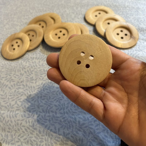 Decorative buttons like new, set of 12 for crafts